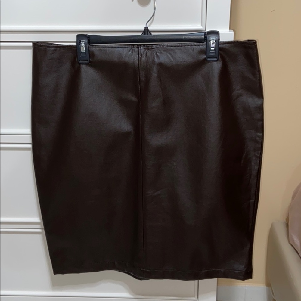 BRAND NEW New York & Company Faux Leather Skirt
